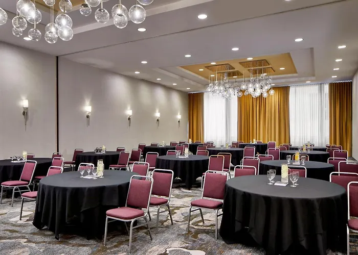 Courtyard By Marriott Portland City Center